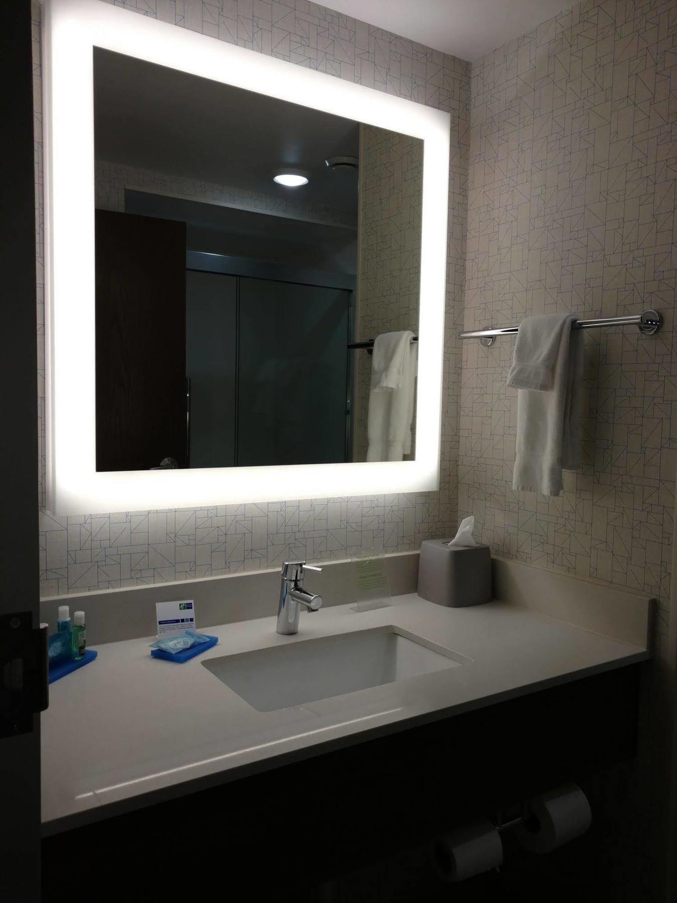 Express & Providence-woonsocket By Ihg Hotel